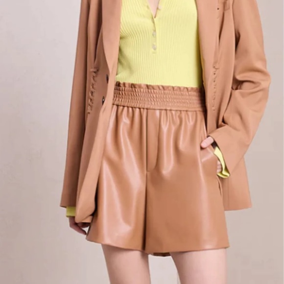 KALEB VEGAN LEATHER SHORT IN TAWNY size Large